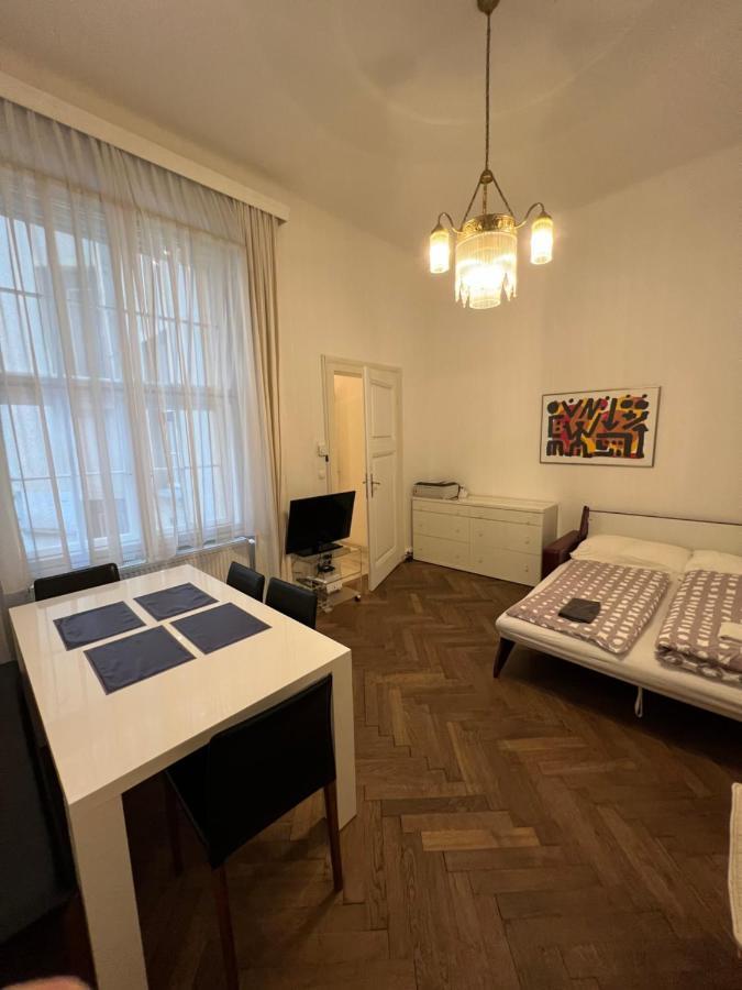 Quiet And Cozy Apartment In The City Center Vienne Extérieur photo